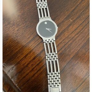 Monda o women/ Men’s watch. EUC, new battery runs well.